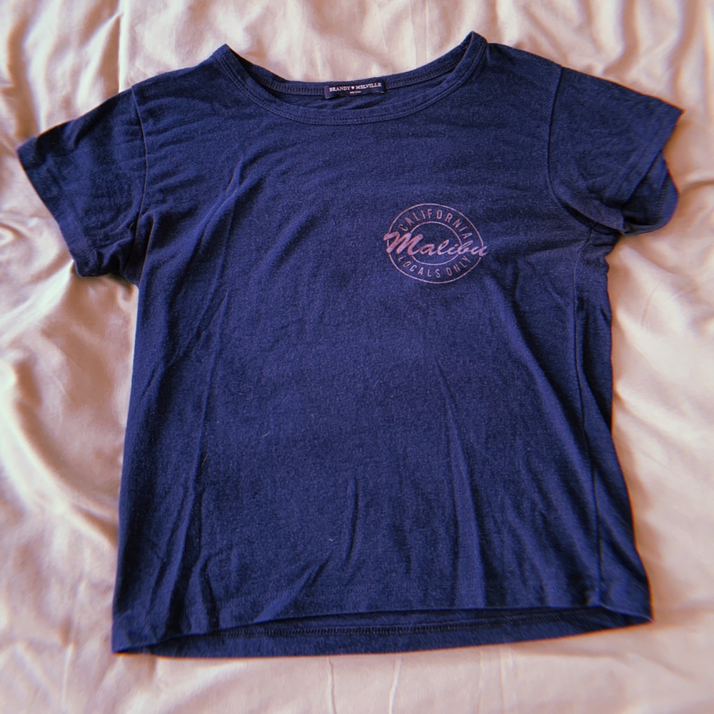 BUNDE DEAL!! 3 t-shirts slightly cropped